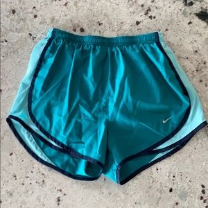 NIKE TEMPO DRY RUNNING SHORTS
